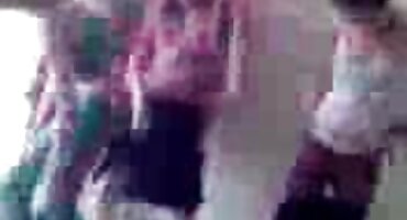 bàn phím máy tính Mulatto phim sex18+ cưỡi gà của bạn bè và đi tiểu.